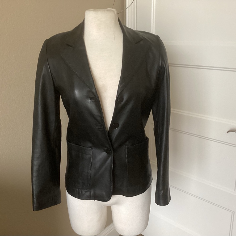 Vakko Women's Black Leather Jacket
